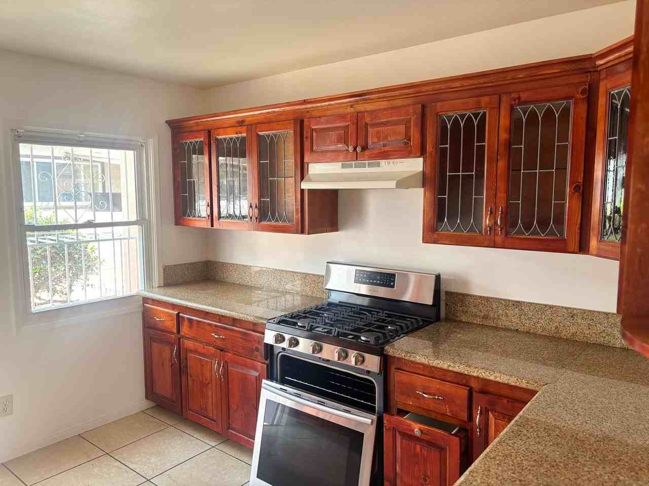 519 Center St #B - Photo 7 of 19