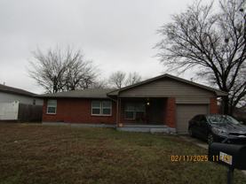 2140 Nw Carroll Ave - Photo 1 of 1