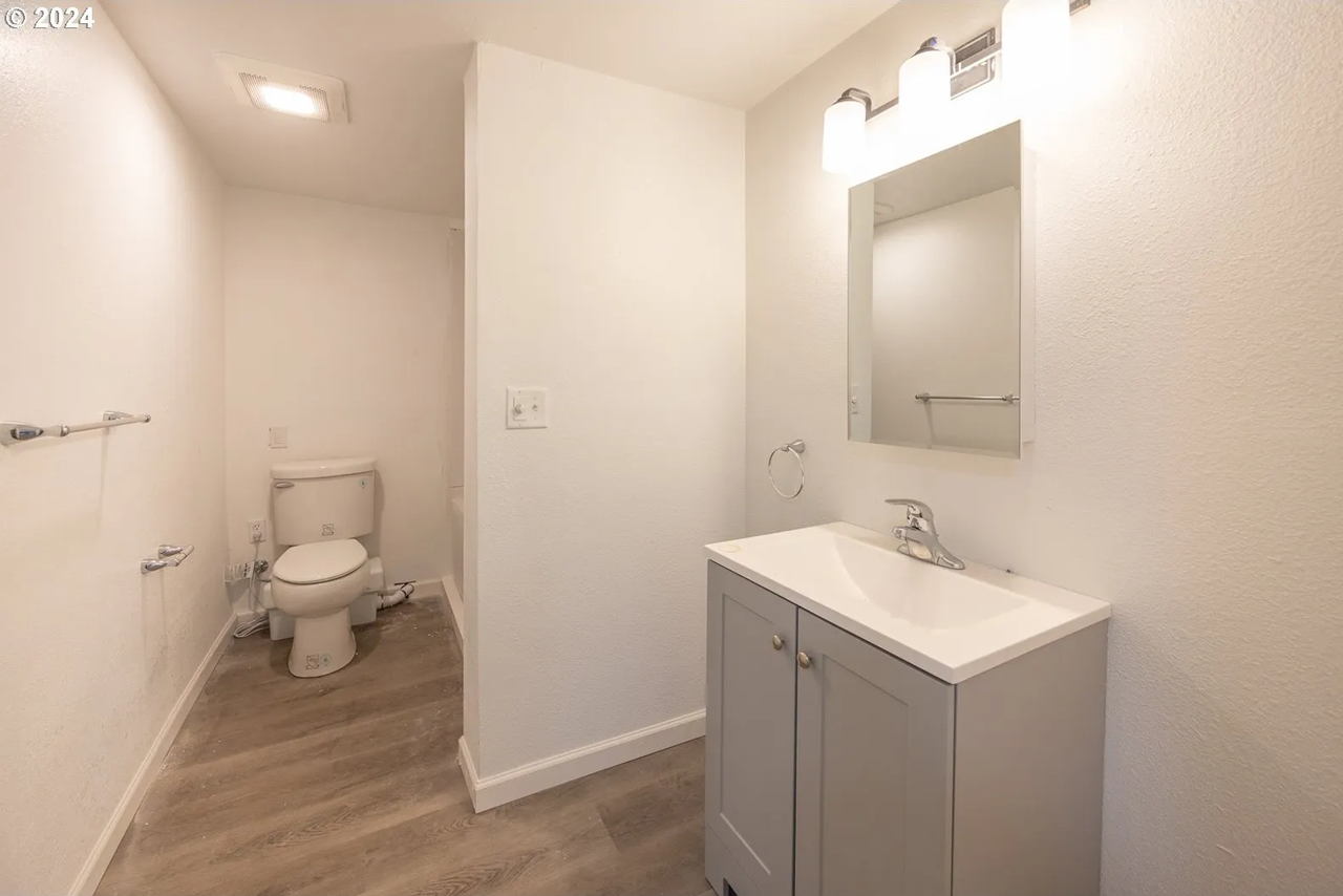 415 Southwest 7th Street - Photo 4 of 17