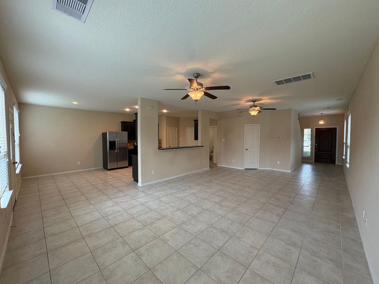 1410 Spencer Glen Ln - Photo 4 of 37