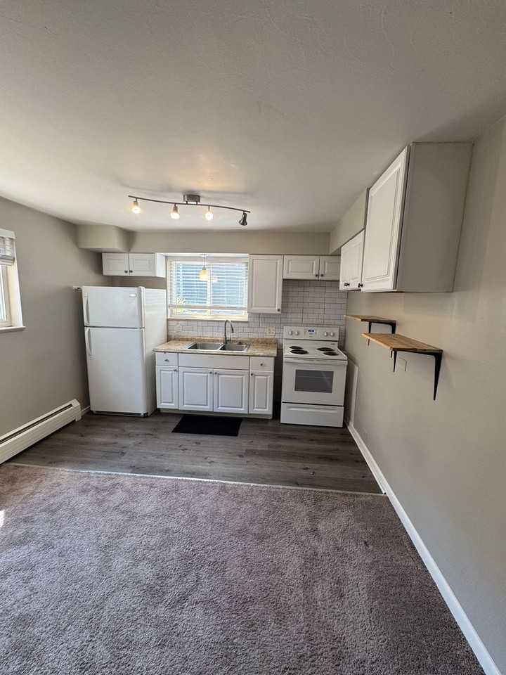 762 762 S Prentice Avenue #3 - Photo 3 of 10