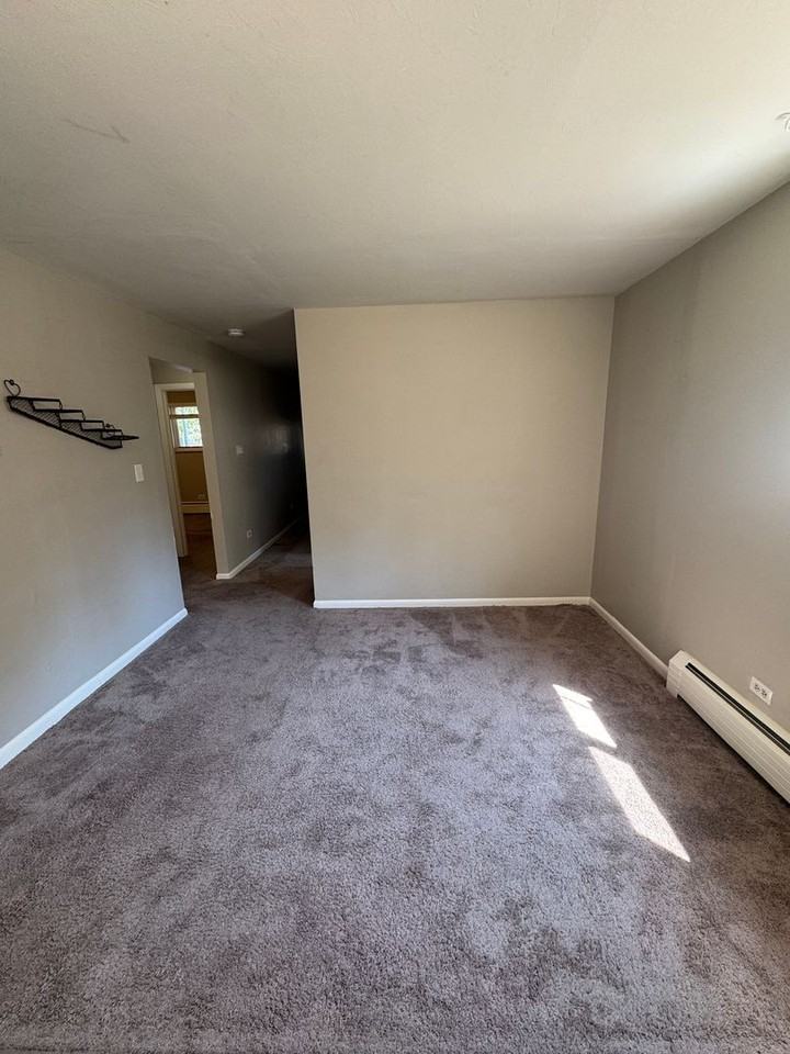 762 762 S Prentice Avenue #3 - Photo 4 of 10