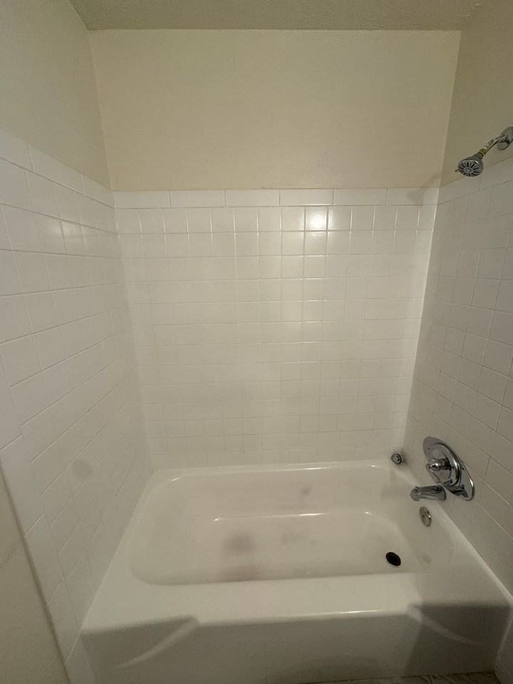 762 762 S Prentice Avenue #3 - Photo 6 of 10