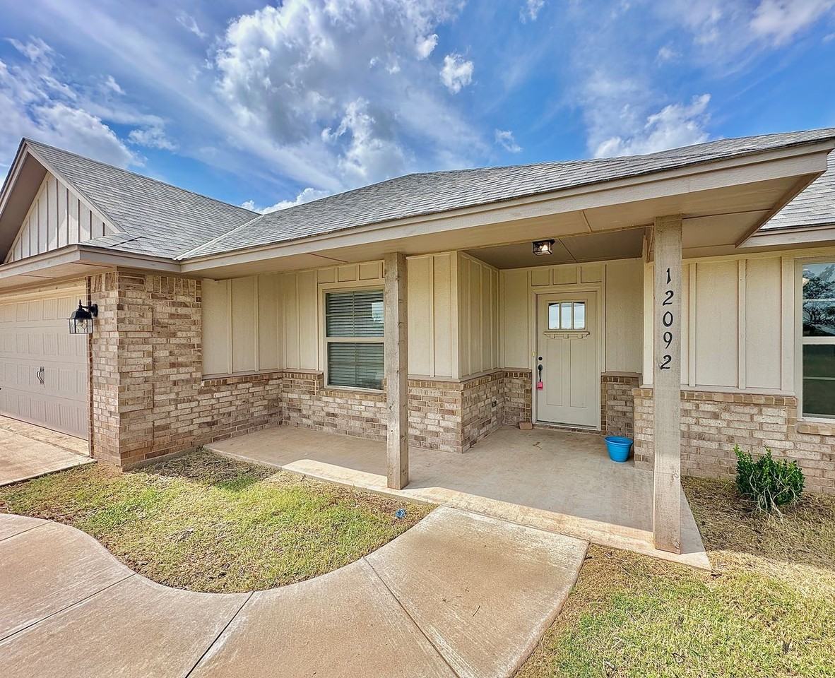 12092 Ne Meers Porter Hill Rd - Photo 3 of 30