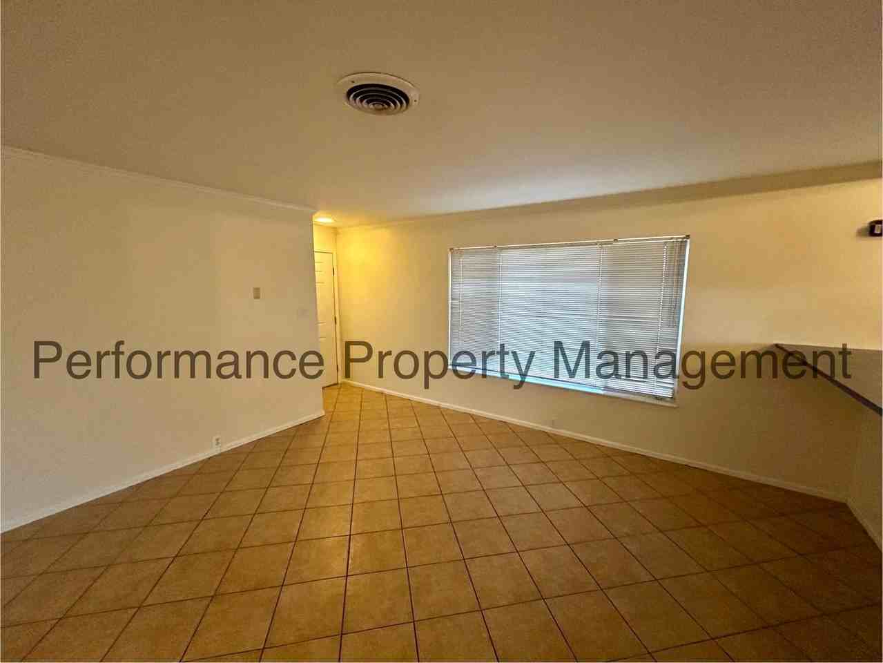 328 Warren St - Photo 2 of 20