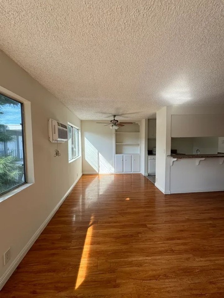 Lindley Apartments - Photo 2 of 33