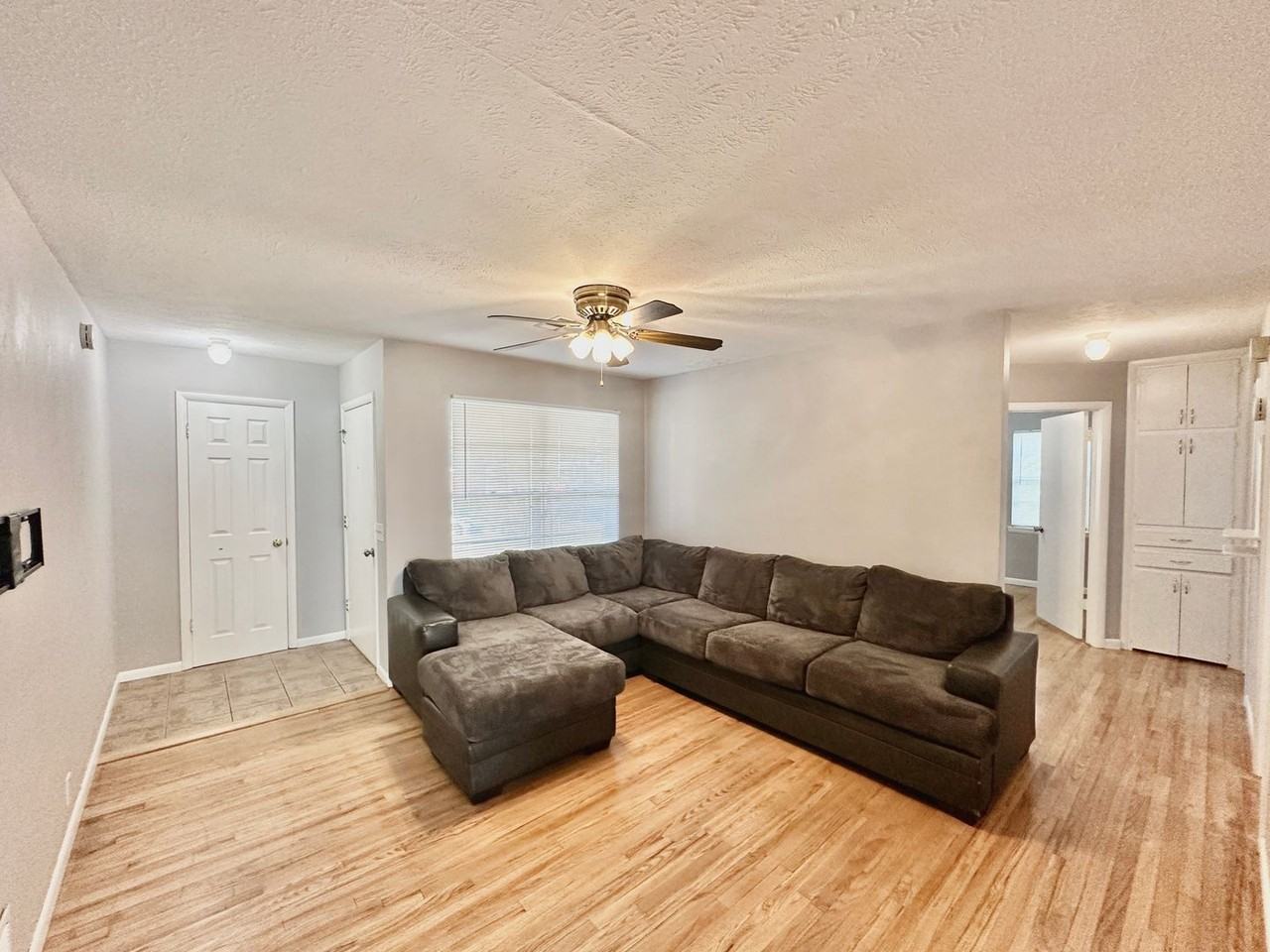107 Maple St - Photo 3 of 22