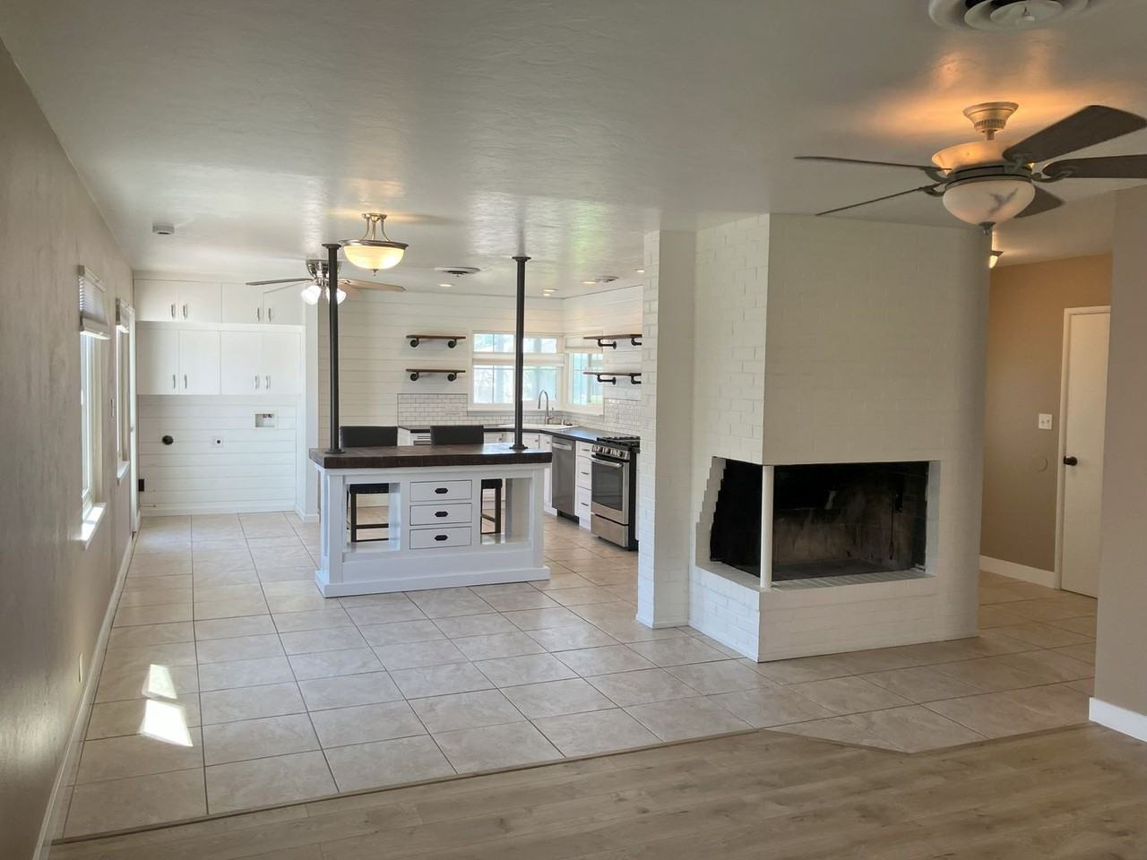 804 Pine St - Photo 2 of 10