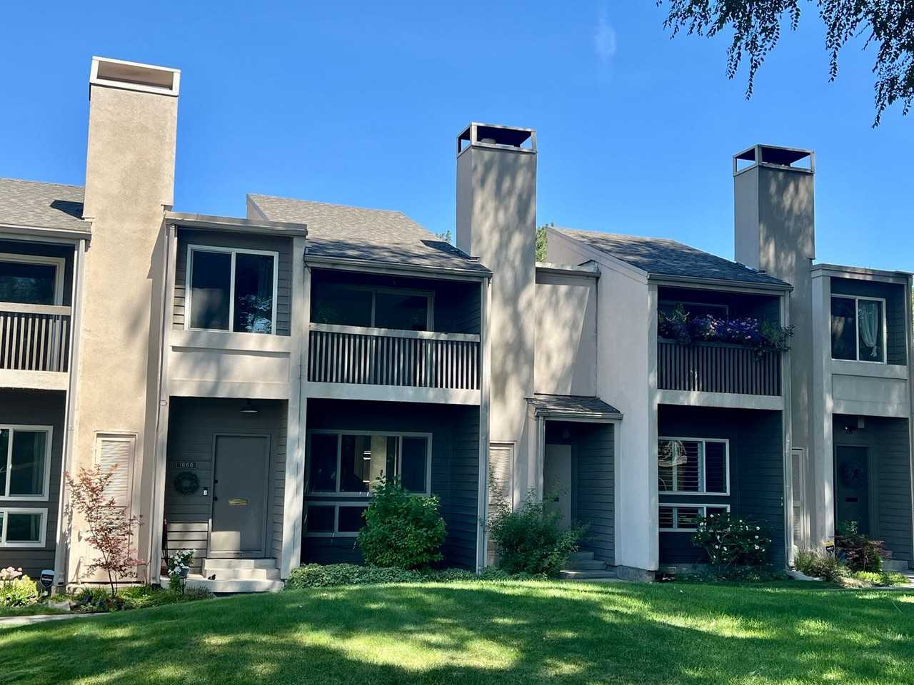 1672 E Marvin Gardens St - Photo 2 of 27