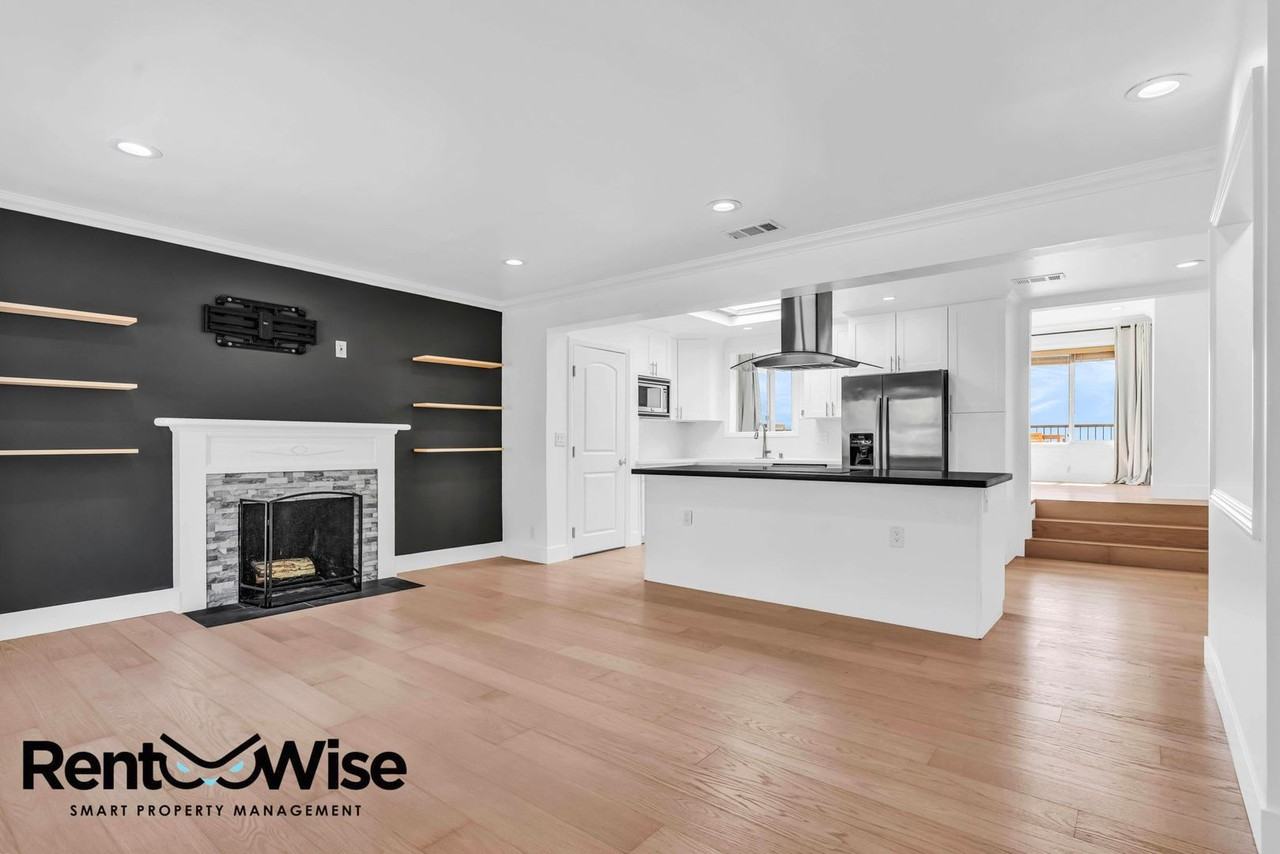 16093 Selborne Dr - Photo 3 of 37