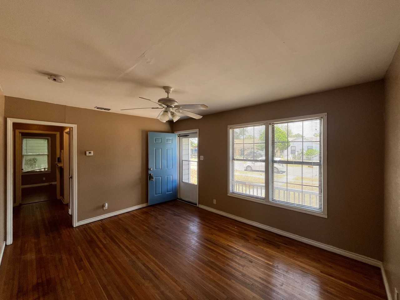 4326 Cottage St - Photo 3 of 15