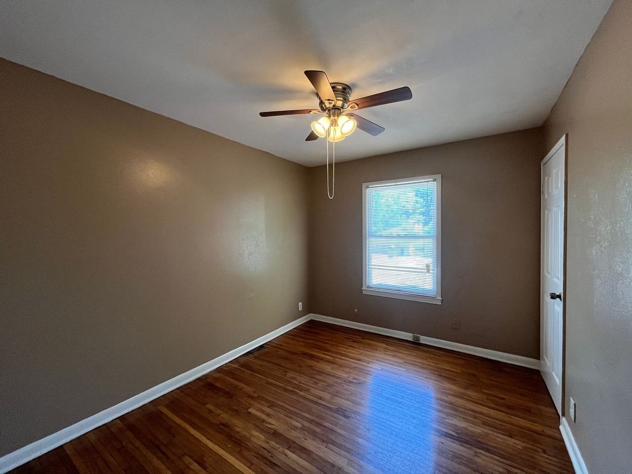 4326 Cottage St - Photo 6 of 15