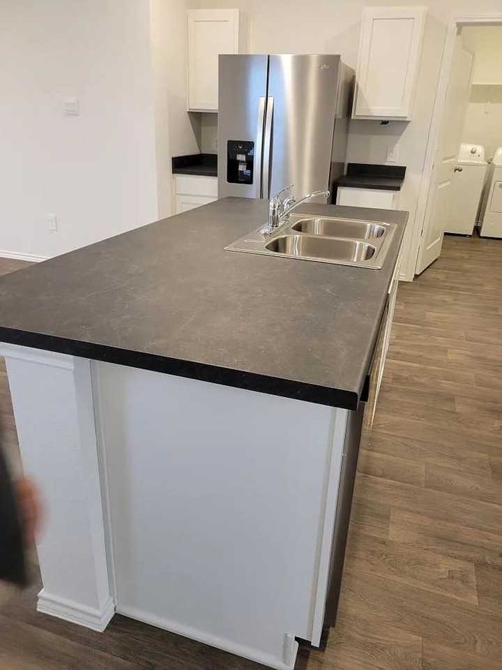 787 Arnold Loop - Photo 2 of 4