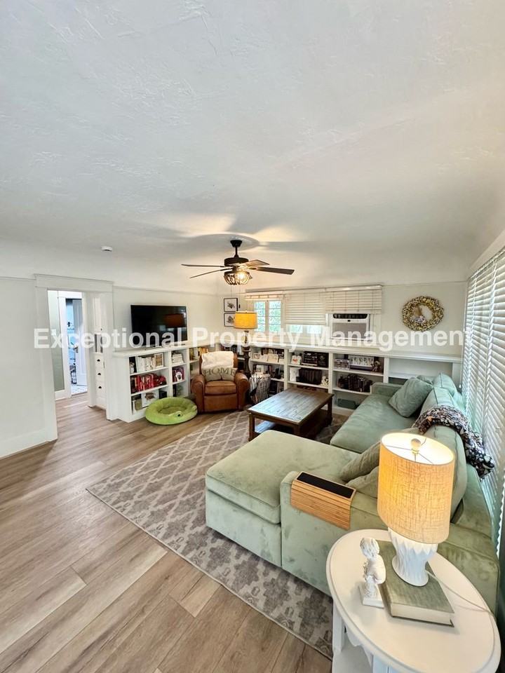 552 E E St - Photo 2 of 20