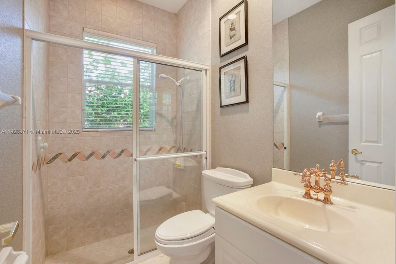 11100 Redhawk St - Photo 3 of 27