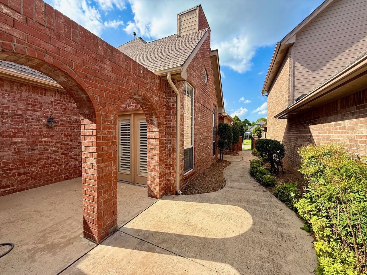 3816 Tudor Circle - Photo 6 of 32