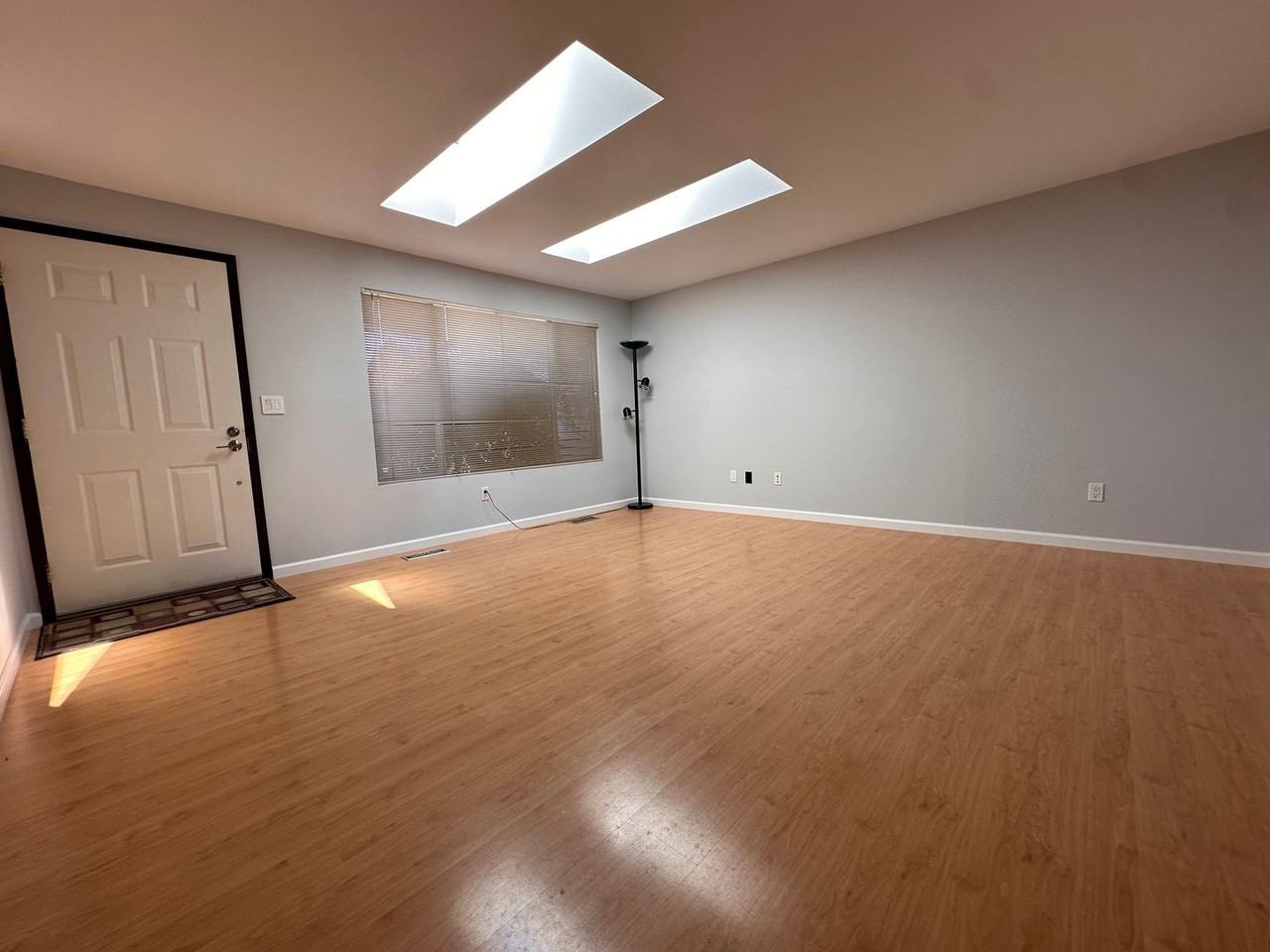 15411 127th Pl Ne - Photo 2 of 23