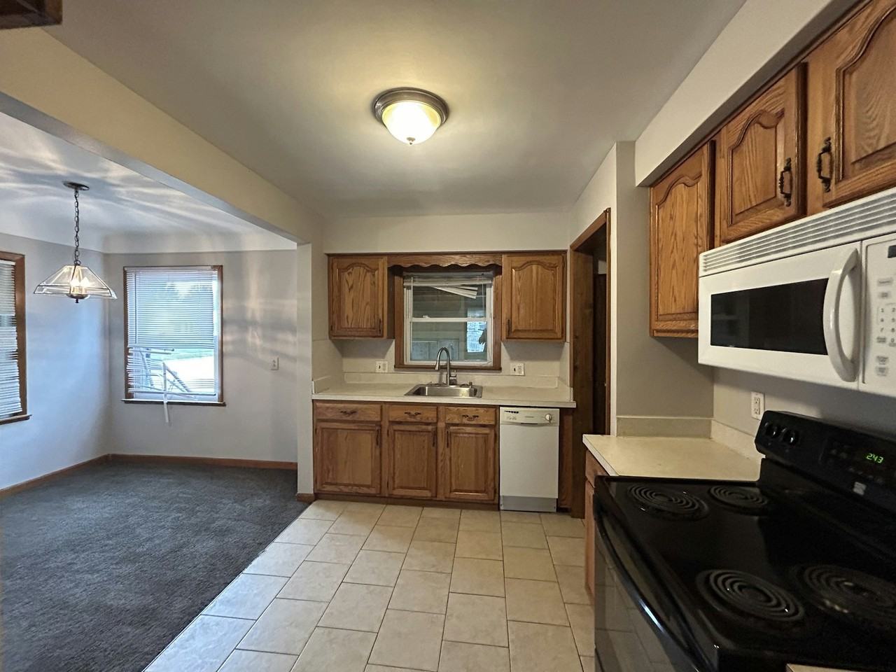 20501 Wakenden Street - Photo 2 of 14