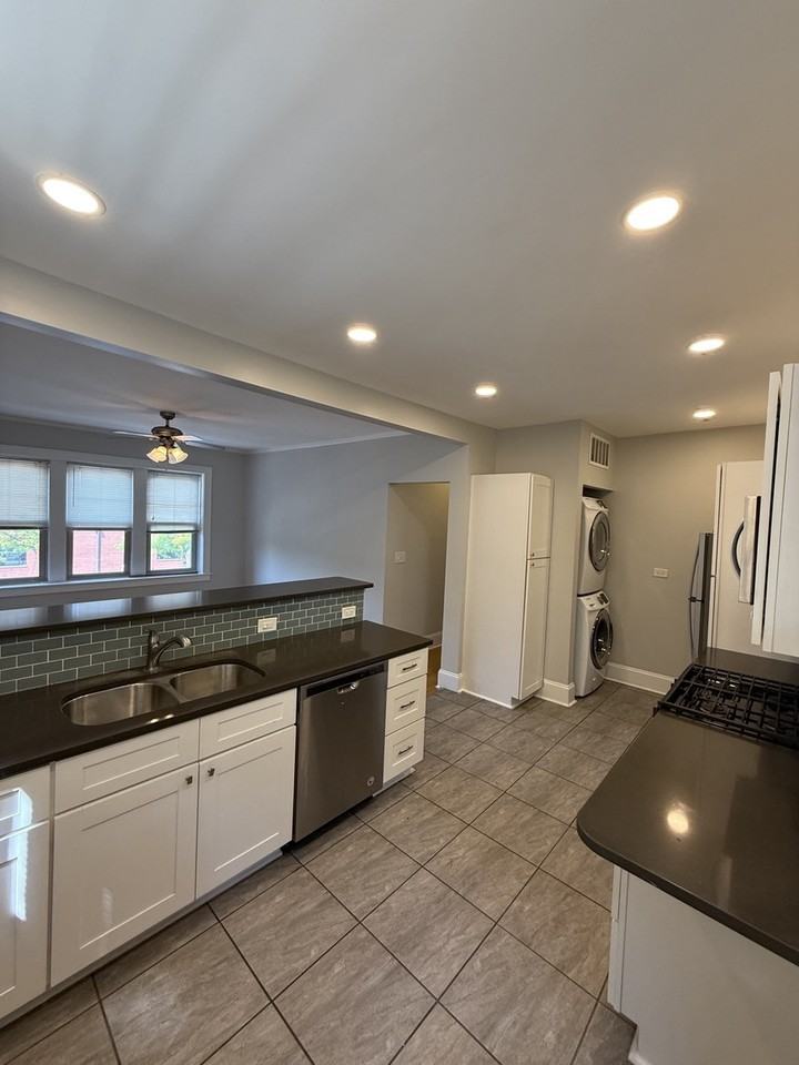 7422 West Madison Street - Photo 7 of 38