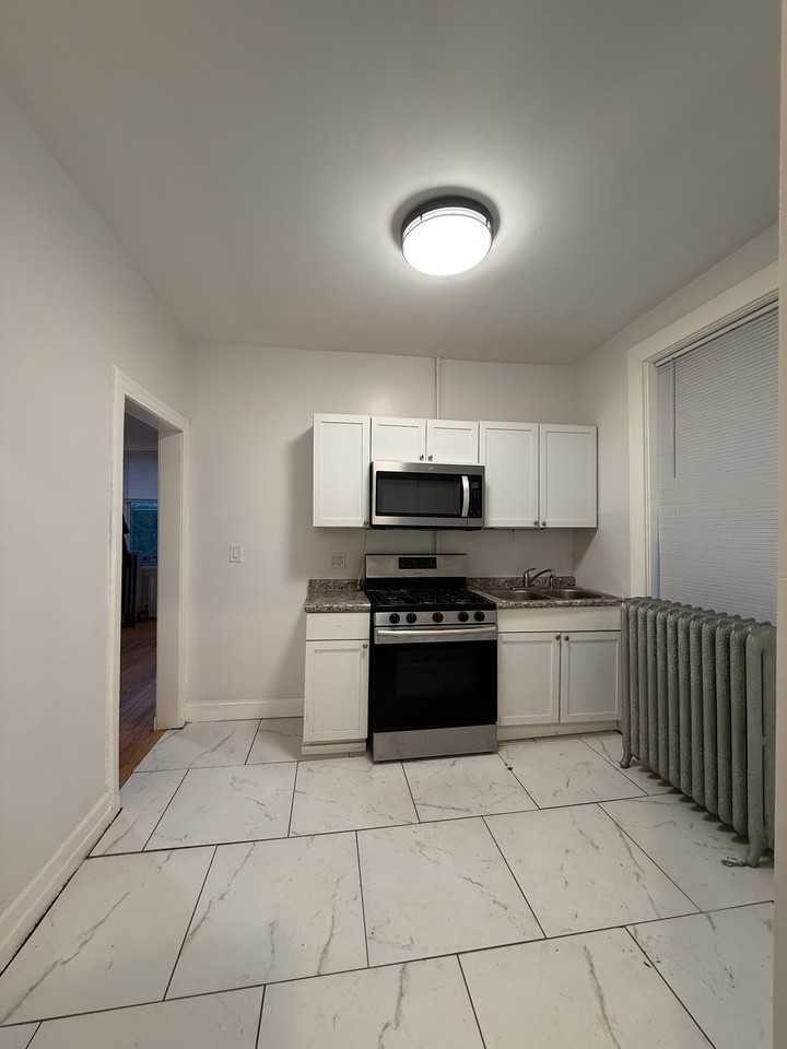 6928-30 S Green St - Photo 3 of 10