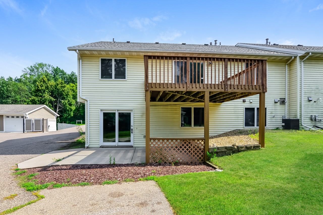 622 Pleasant Drive - Photo 2 of 17