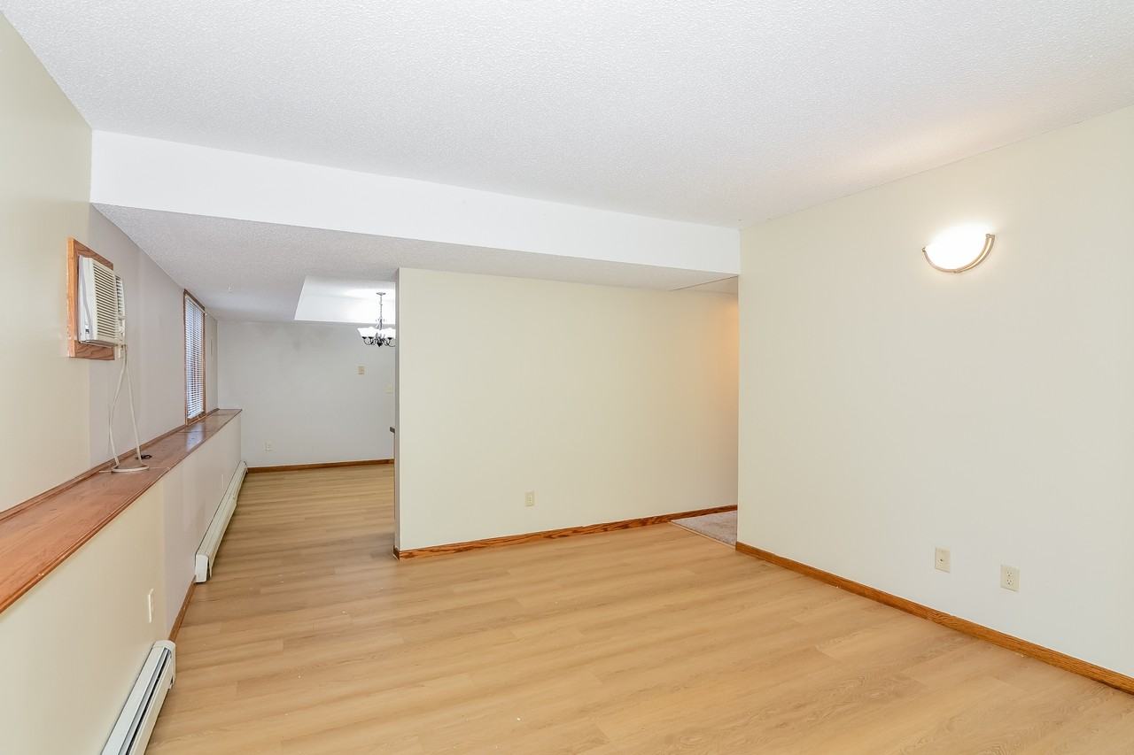 622 Pleasant Drive - Photo 6 of 17