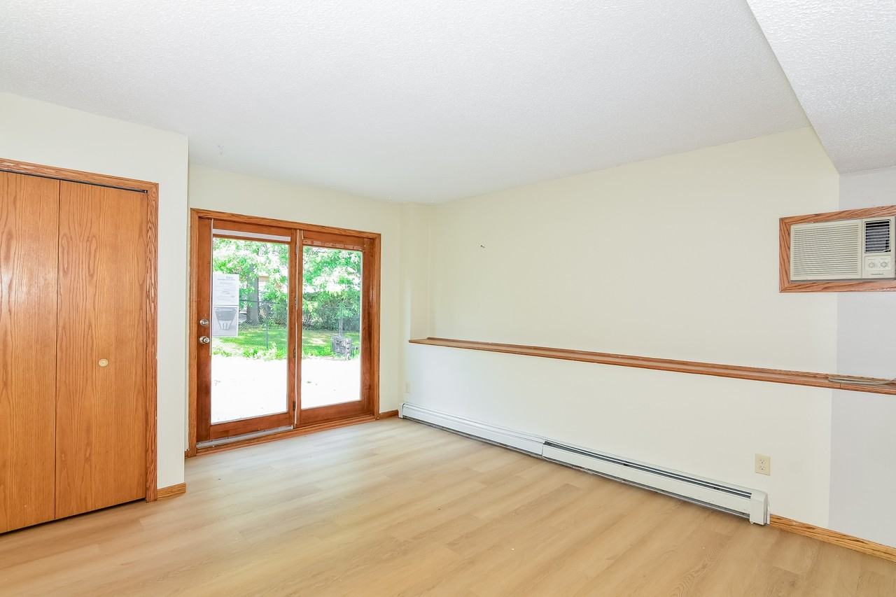 622 Pleasant Drive - Photo 7 of 17
