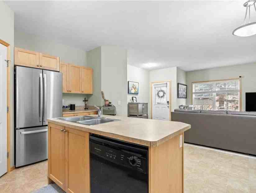 151 Panatella Landng Nw - Photo 3 of 8