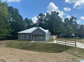 featured image of 15 Colonial Ln