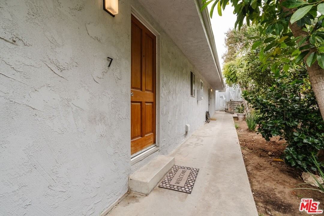 18203 Coastline Dr #7 - Photo 6 of 16