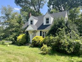 featured image of 220 School St