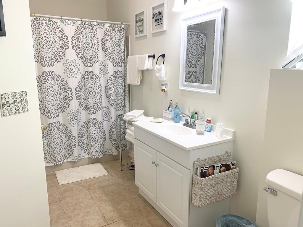 391 Riverside Dr - Photo 2 of 13