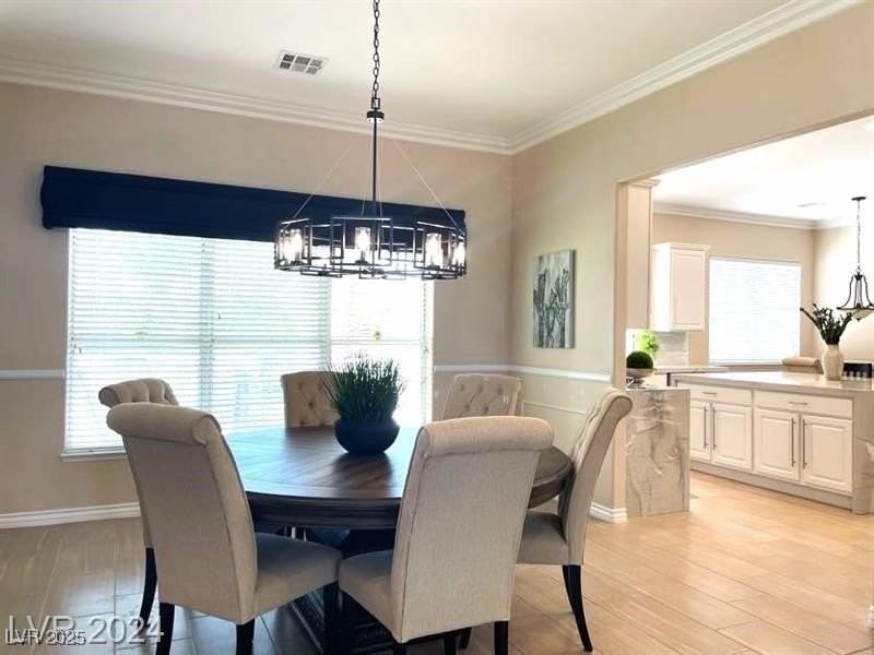 9724 La Cienega St - Photo 6 of 47