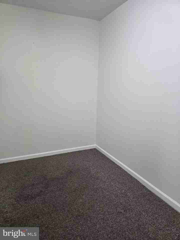 147 W Lancaster Ave - Photo 5 of 10