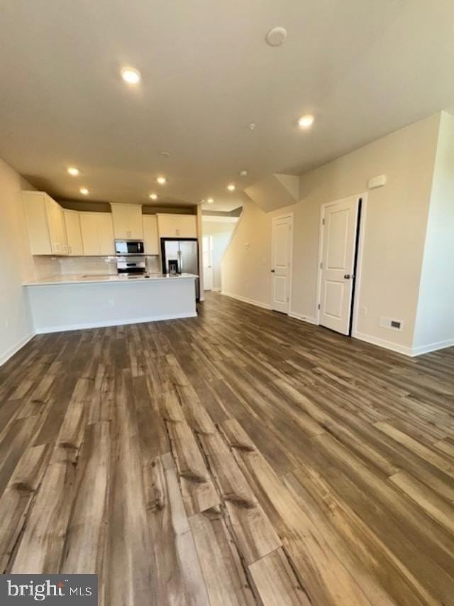 701 Platinum Dr - Photo 5 of 38