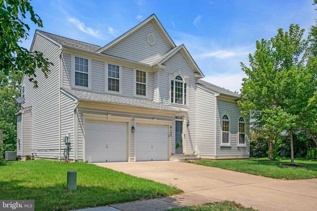 8142 Tenbrook Dr - Photo 3 of 50