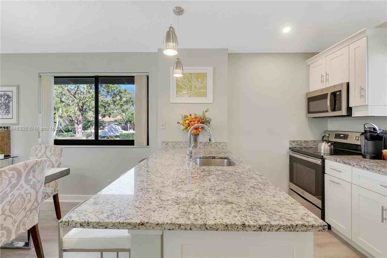 105 Club Dr #105 - Photo 5 of 26