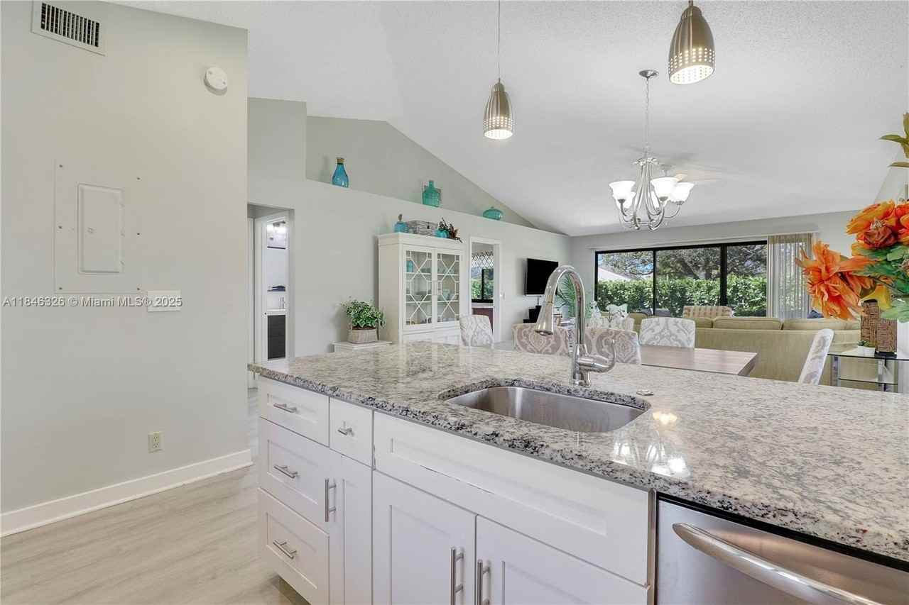 105 Club Dr #105 - Photo 6 of 26