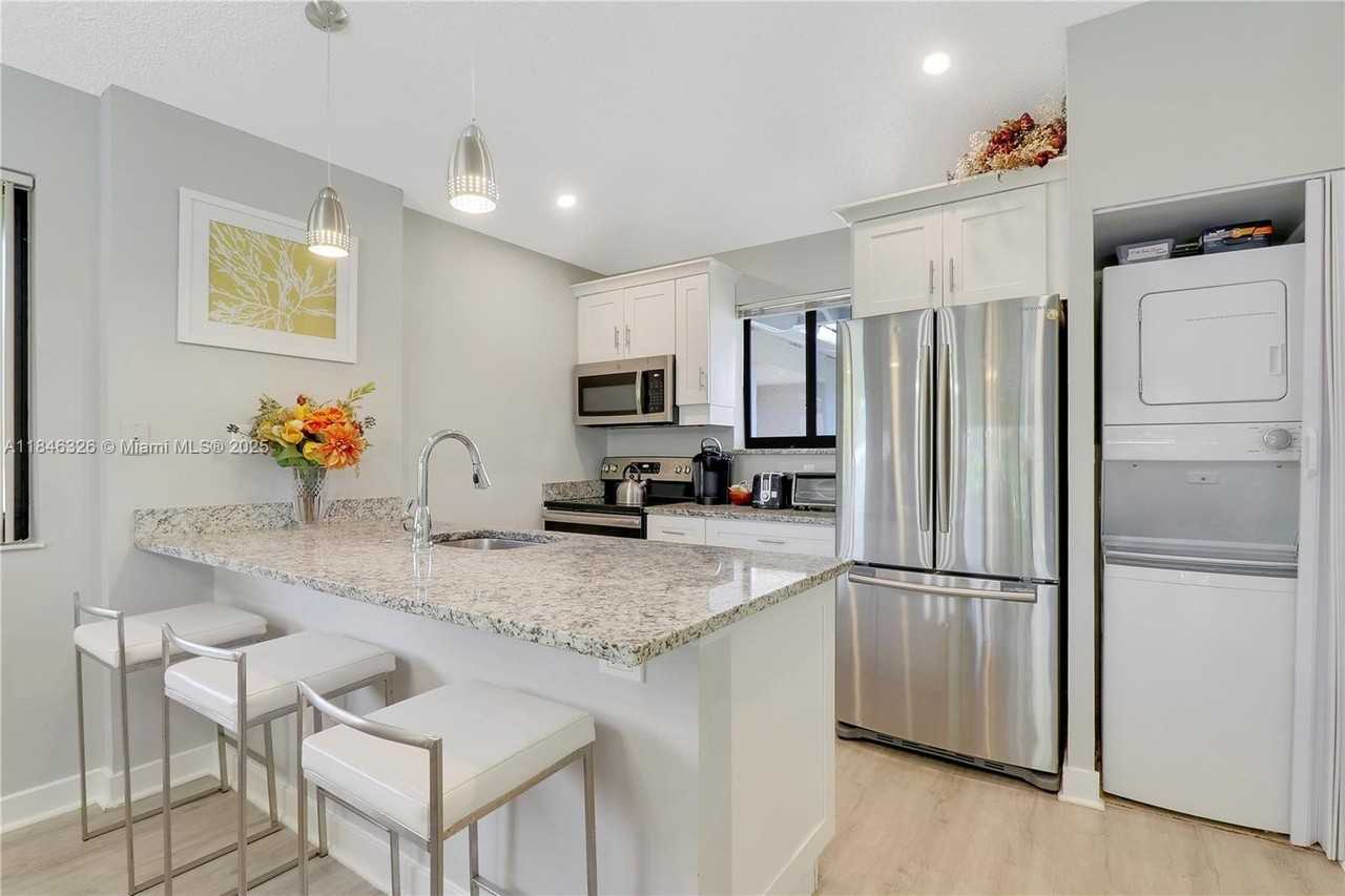 105 Club Dr #105 - Photo 7 of 26