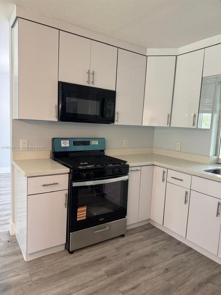 Nw 39th St - Photo 4 of 5