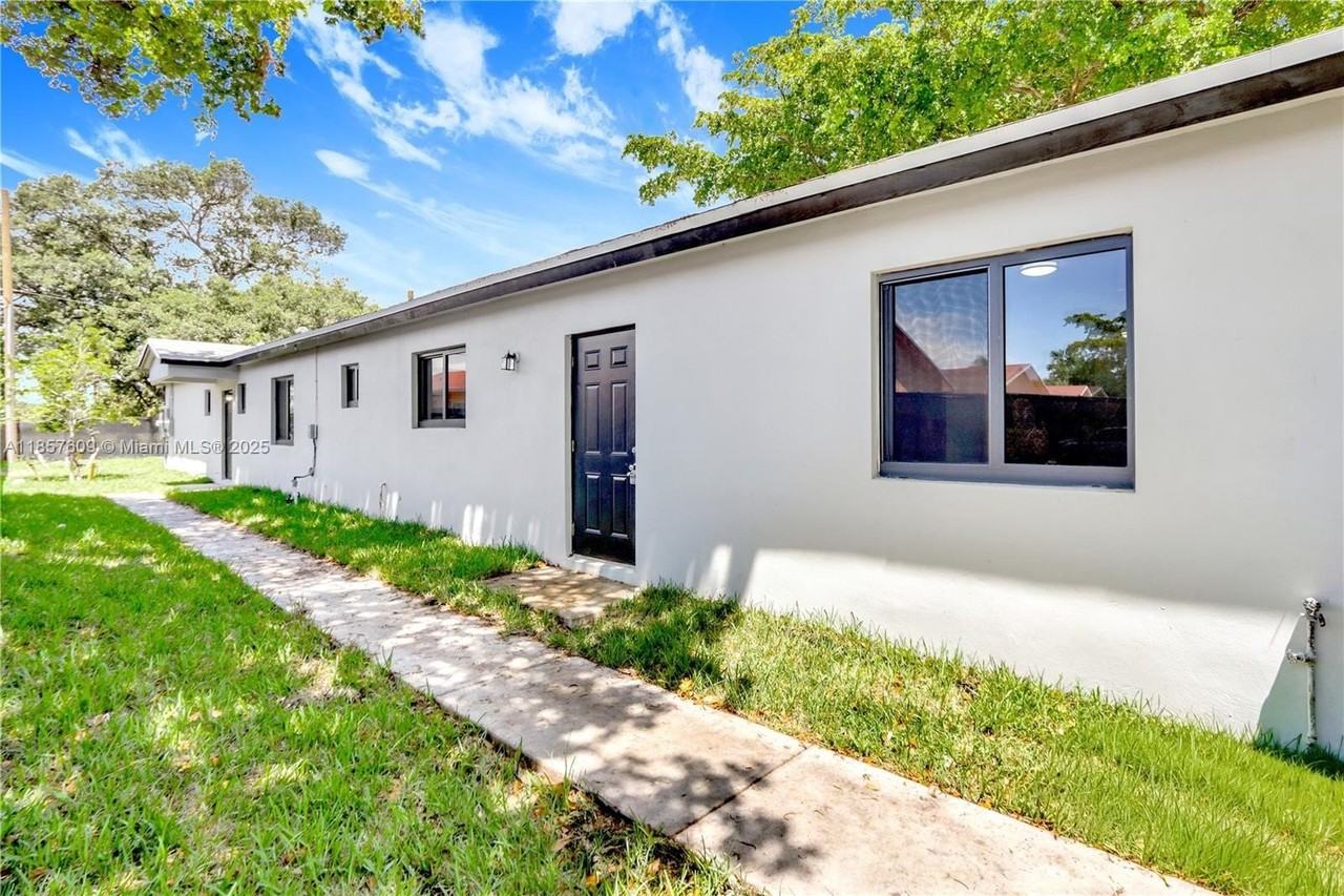 861 Nw 6th Ave #1 - Photo 2 of 12