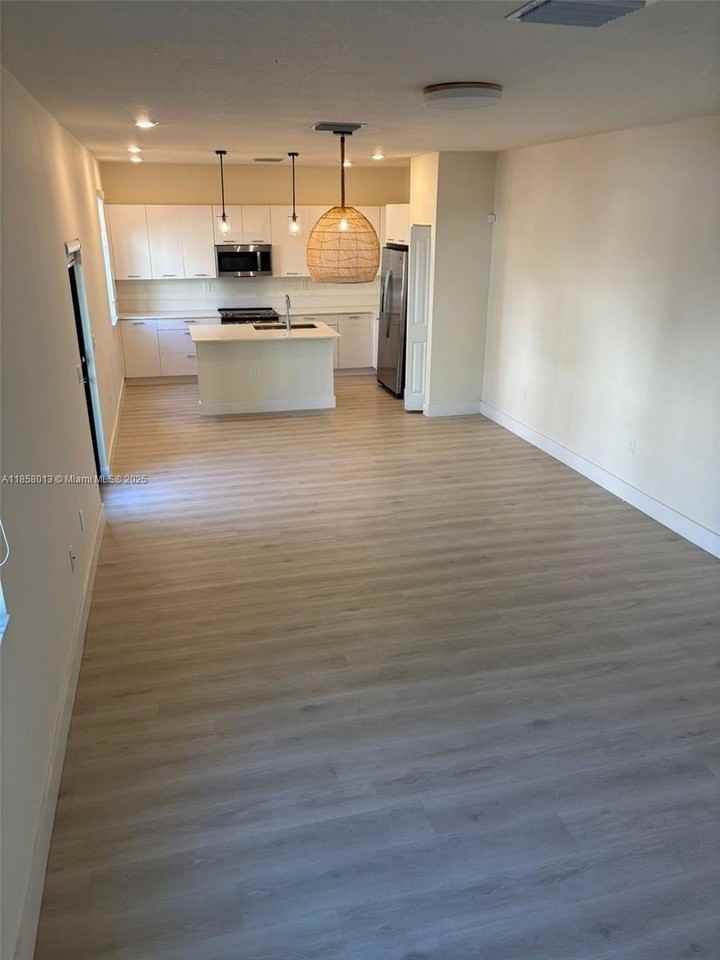 4281 Northwest 83rd Avenue #4281 - Photo 5 of 21