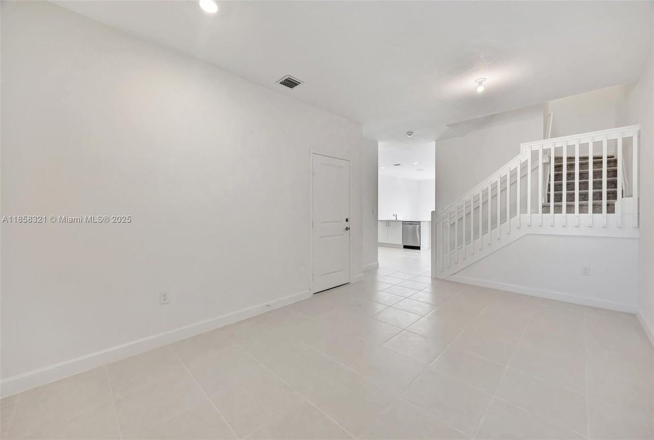 Se 29th St #2546 - Photo 7 of 50