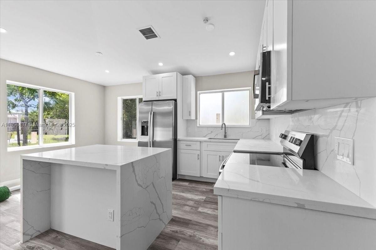 6120 Southwest 63rd Street - Photo 3 of 27