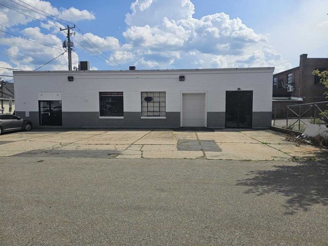 141 Winchester St - Photo 2 of 12