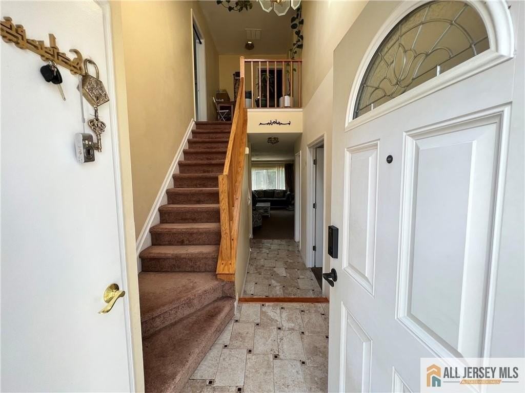 15 Jeffrey Cir - Photo 2 of 25