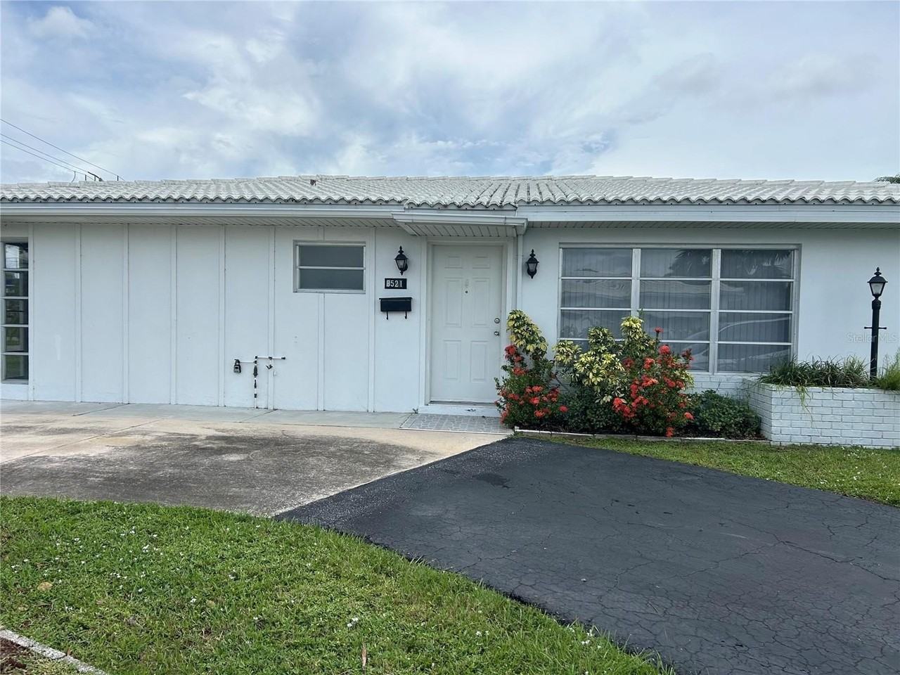 8521 Pickwick Rd - Photo 2 of 19