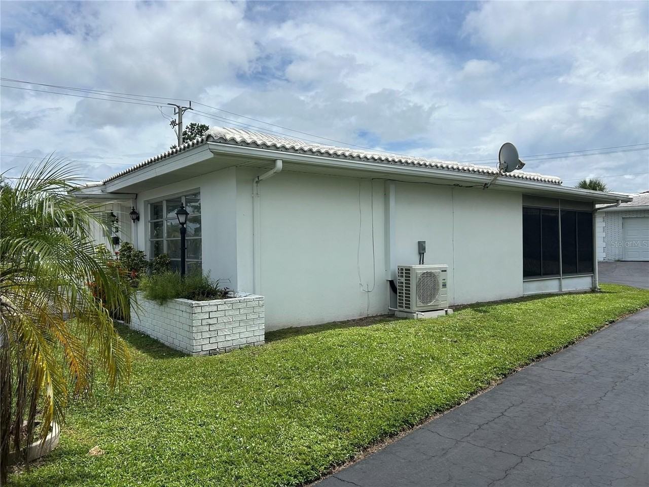 8521 Pickwick Rd - Photo 3 of 19