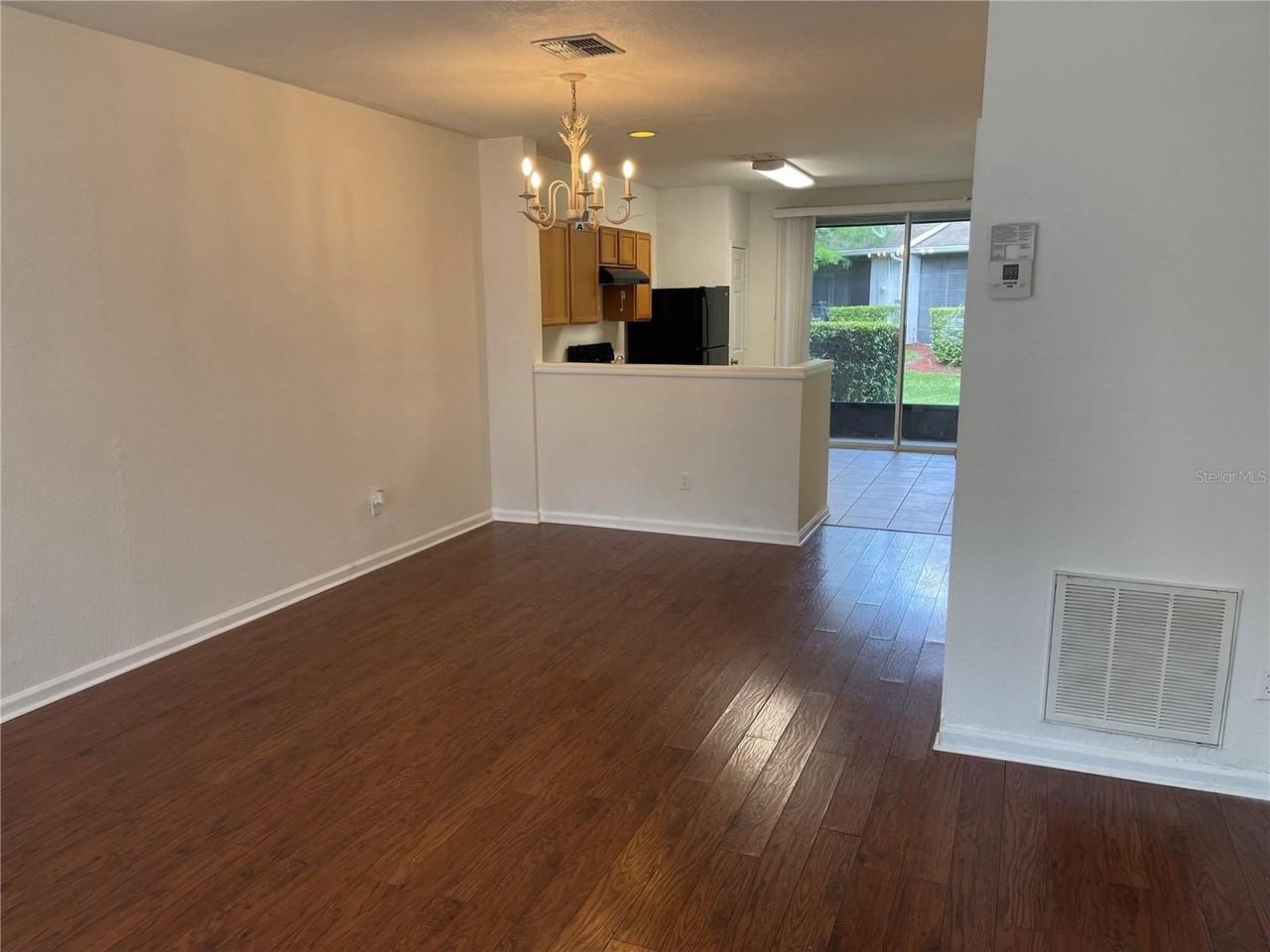 803 Shropshire Loop - Photo 4 of 26