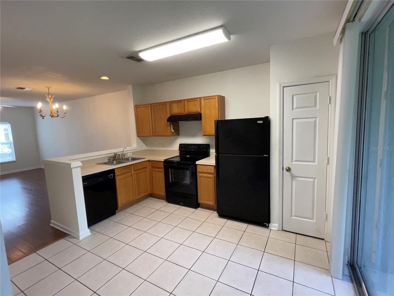 803 Shropshire Loop - Photo 7 of 26